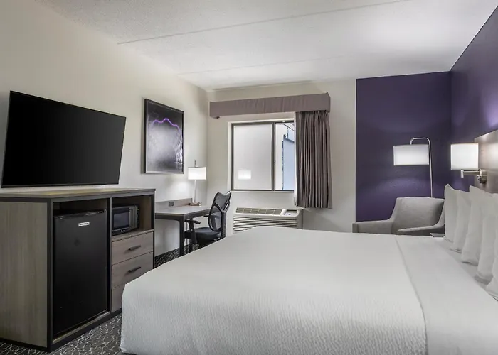 Western Hotel 2*