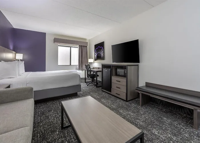 Western Hotel Bolingbrook